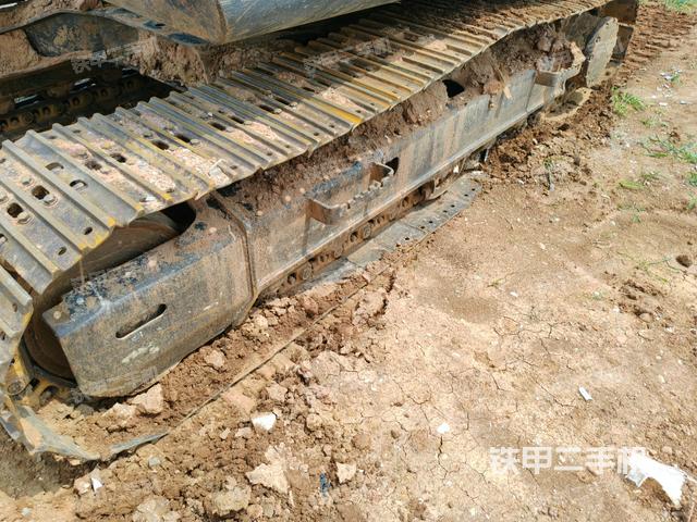 左側(cè)履帶整體?(行走機(jī)構(gòu)) 左側(cè)履帶整體?(行走機(jī)構(gòu))