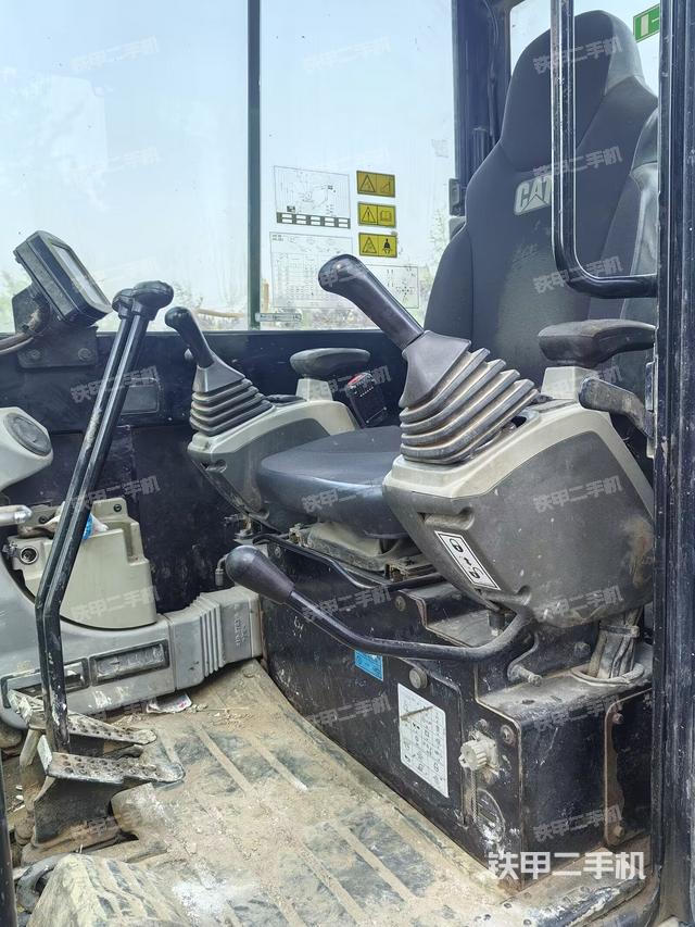 驾驶室整体（整机外观）