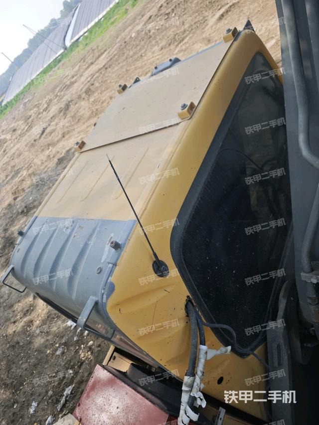 駕駛室頂部俯視（上車(chē)部件）