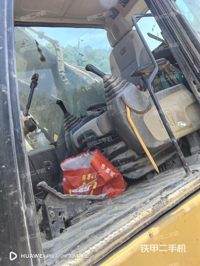 驾驶室整体（整机外观）