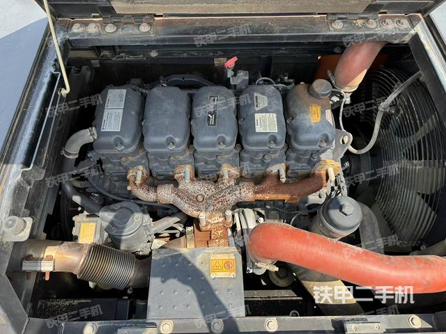 发动机整体俯视（整机外观）