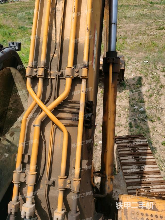 轉(zhuǎn)盤和下車架正前（工作和回轉(zhuǎn)裝置）