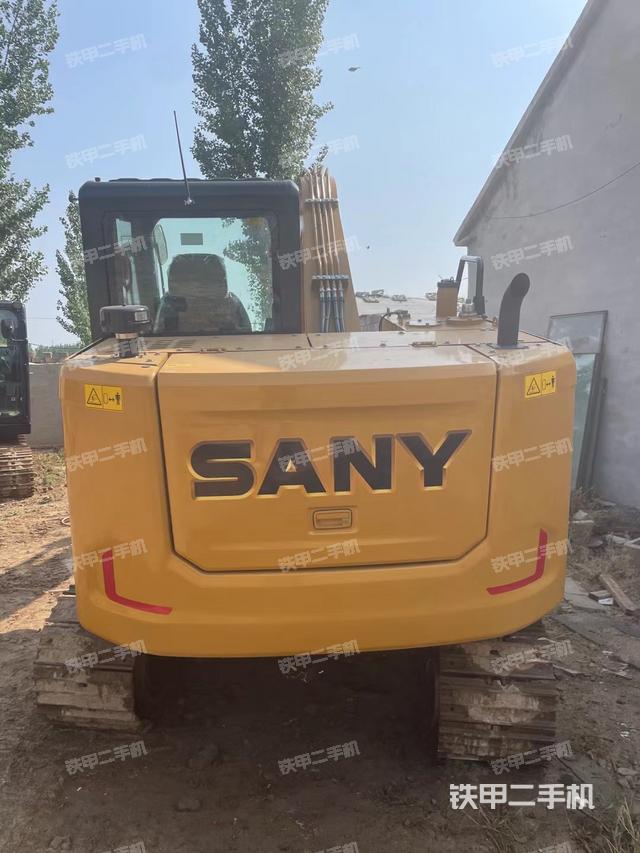 驾驶室顶部（整机外观）