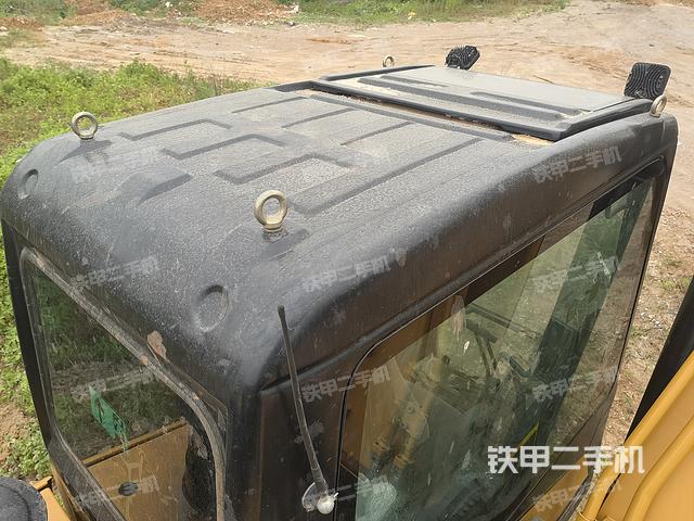 驾驶室顶部（整机外观）