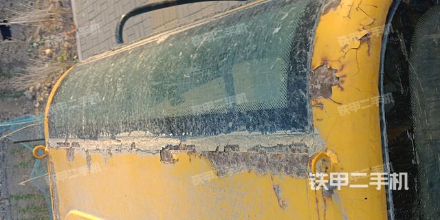 驾驶室顶部（整机外观）