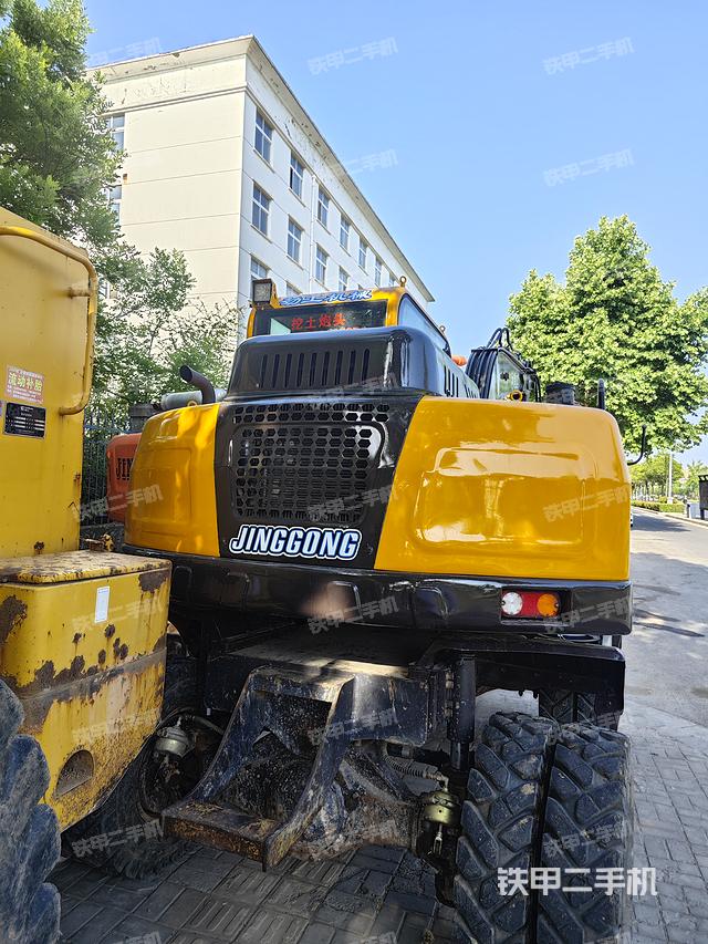 驾驶室顶部（整机外观）