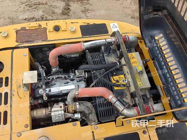 驾驶室顶部（整机外观）