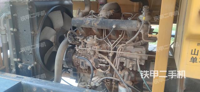 发动机右侧（整机外观及大件）