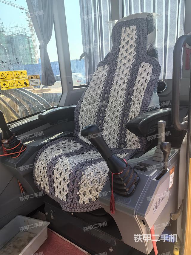 驾驶室整体（整机外观）