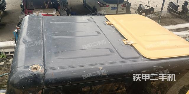 驾驶室顶部（整机外观）