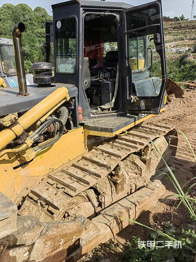 山推SD16标准型推土机