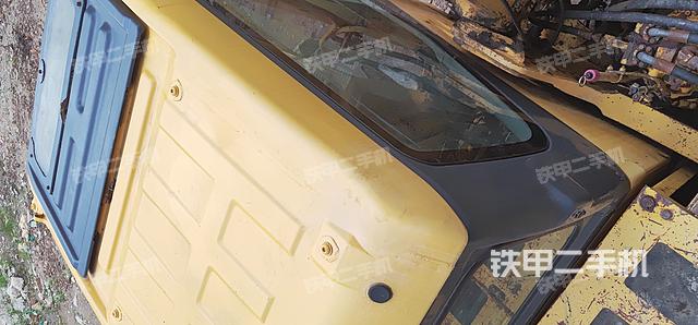 驾驶室顶部（整机外观）