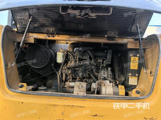 发动机室(上车部件) 发动机室(上车部件)