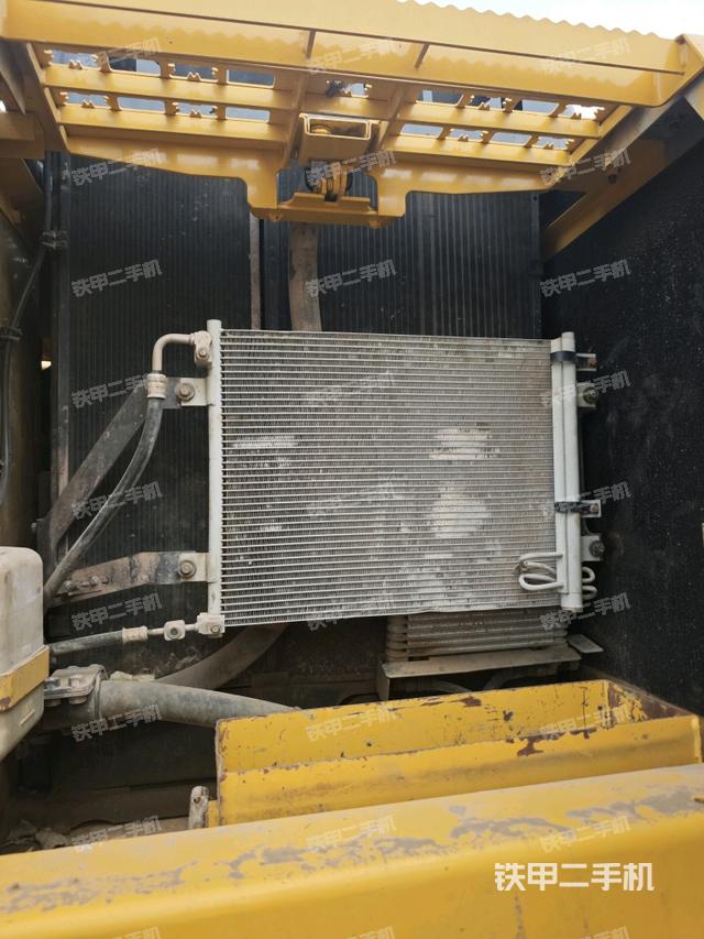 散熱器正面（大件艙室）