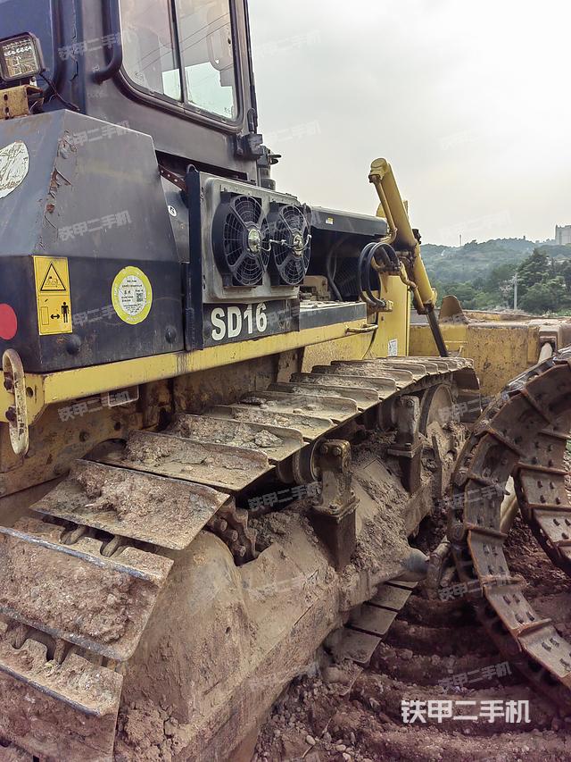 整机右后45°（设备外观及核心部件）