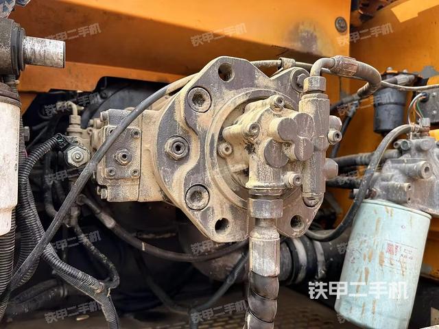 液壓泵斜45?左（大件艙室）