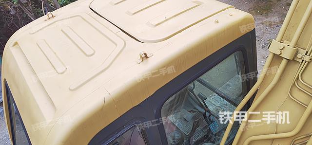 驾驶室顶部（整机外观）