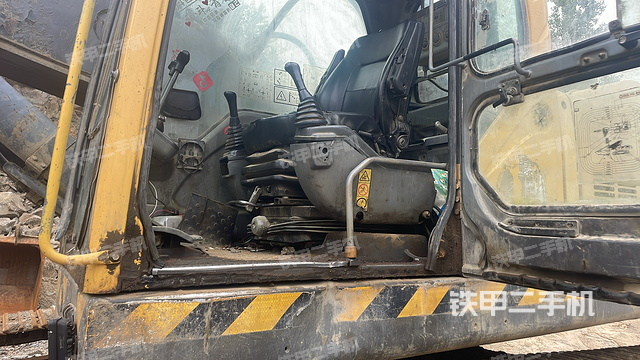 驾驶室整体（整机外观）