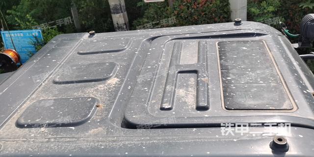 驾驶室顶部（整机外观）