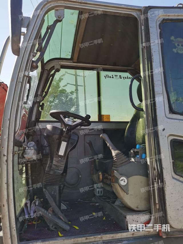 驾驶室整体（整机外观）