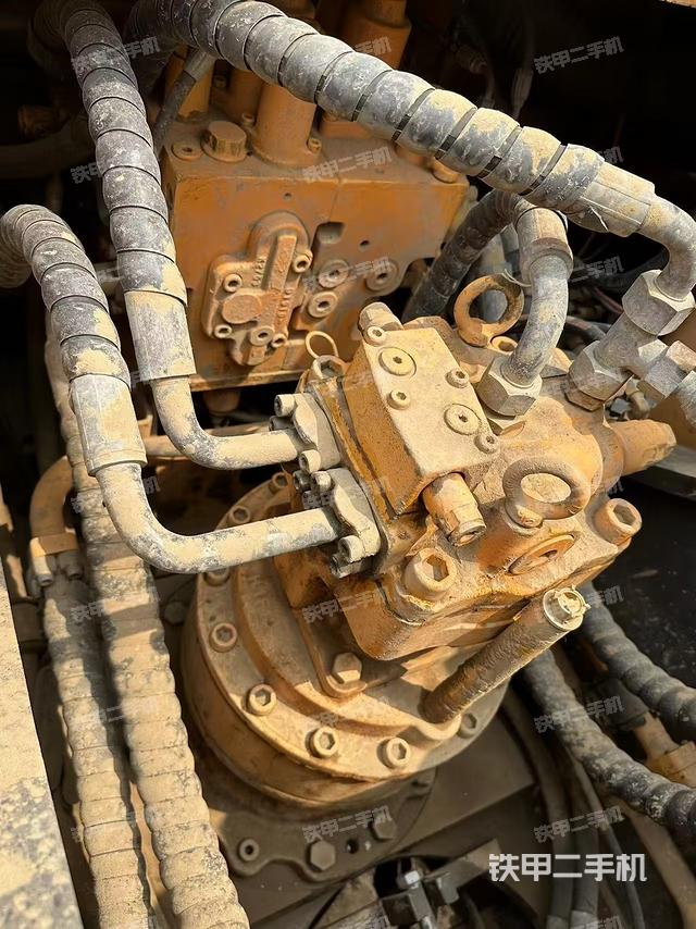 回轉(zhuǎn)馬達(dá)（上車部件）