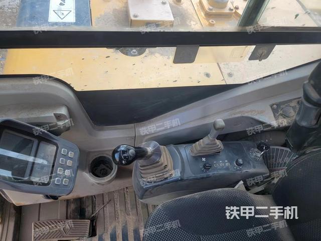 驾驶室整体（整机外观）