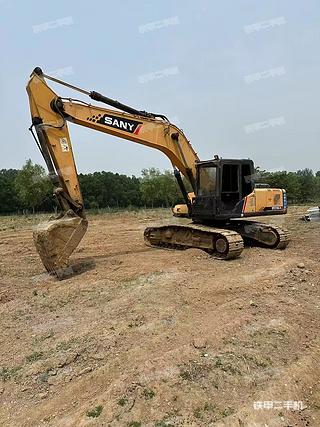 三一重工SY215C挖掘機(jī)
