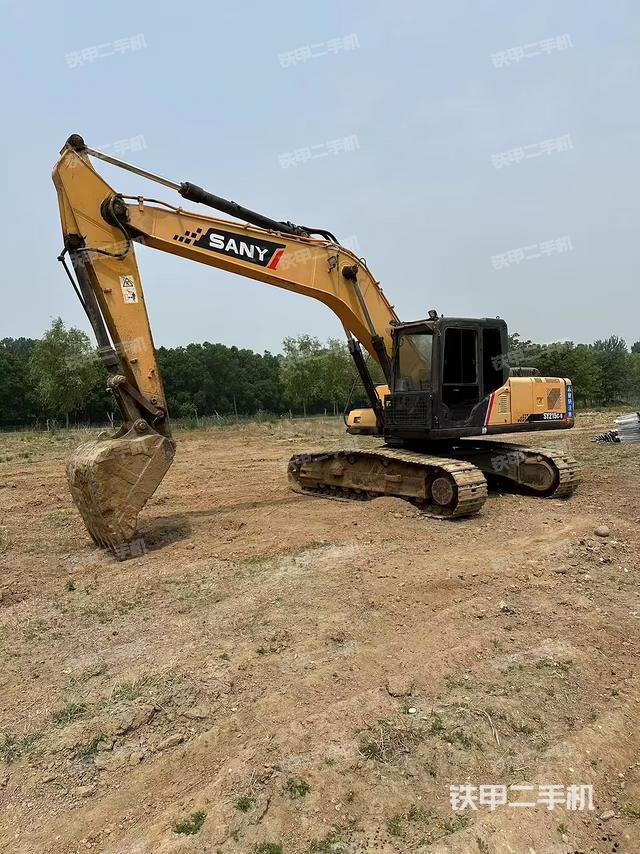 三一重工SY215C挖掘機(jī)