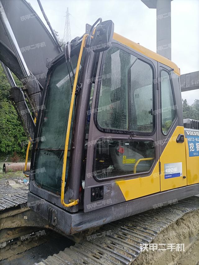 驾驶室整体（整机外观）