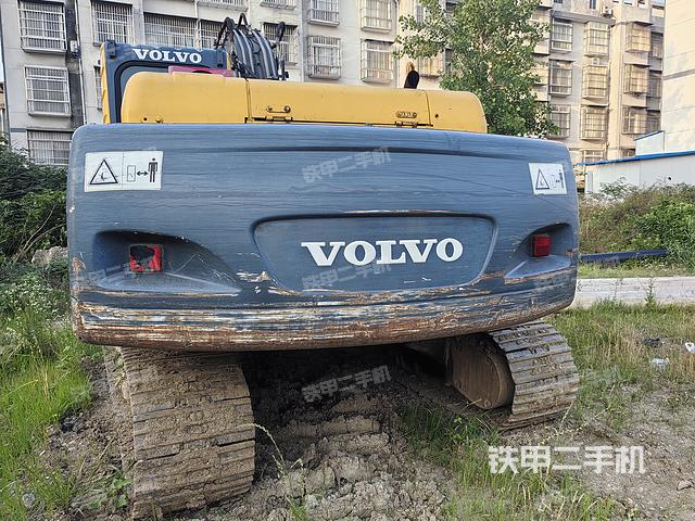 驾驶室顶部（整机外观）