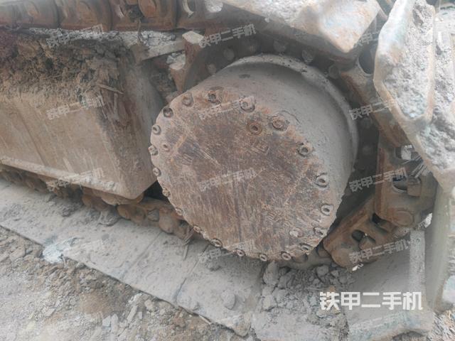 右驱动轮（行走机构）