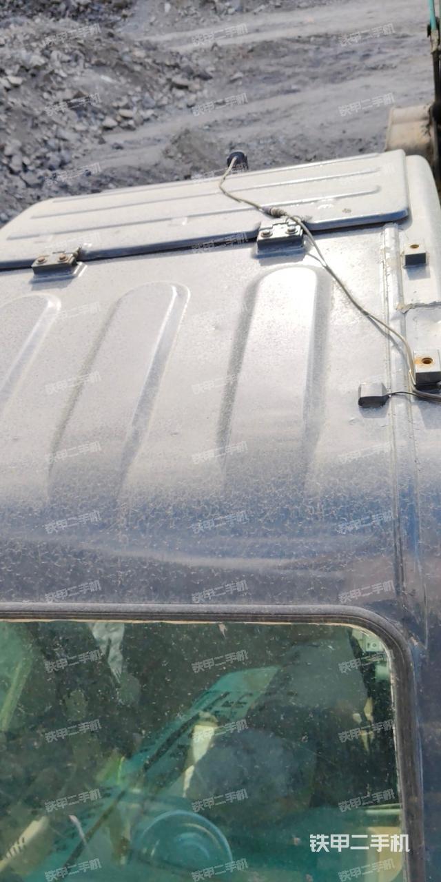 驾驶室顶部（整机外观）