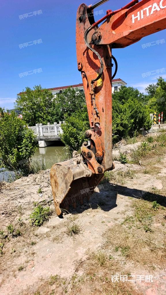 小臂整体左后（工作和回转装置）