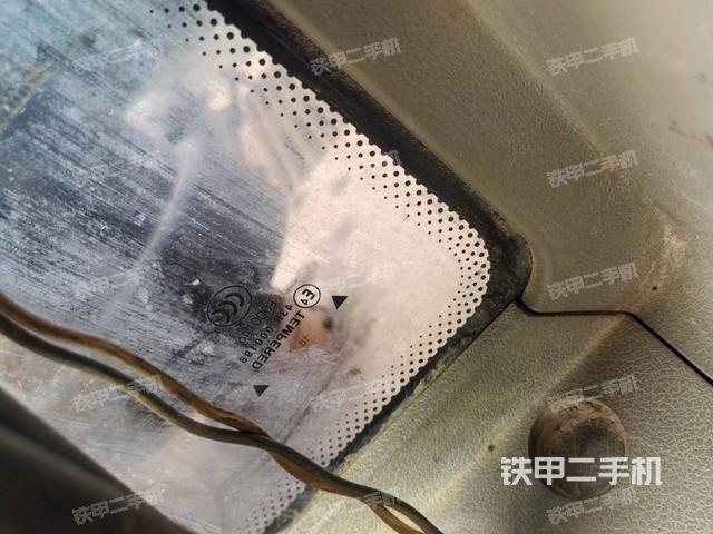 后窗玻璃角標(biāo)（駕駛室部分）