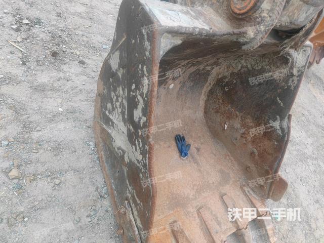 铲斗右后整体（工作和回转装置）