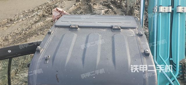 驾驶室顶部（整机外观）