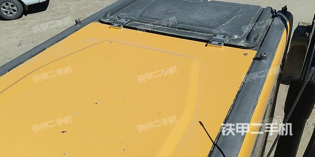 驾驶室顶部（整机外观）