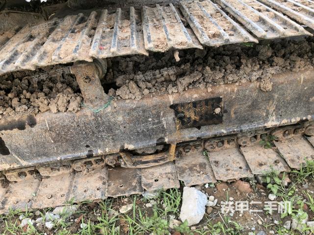 右导向轮(行走机构) 右导向轮(行走机构)