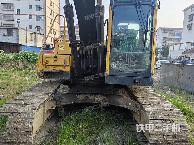 驾驶室整体（整机外观）