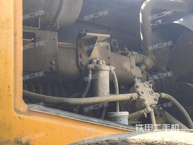 发动机左侧（整机外观及大件）