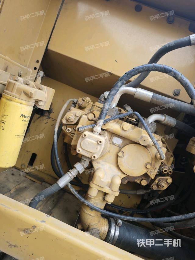 液壓泵斜45?左（大件艙室）