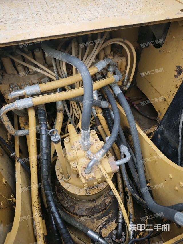 回轉(zhuǎn)馬達(dá)（上車部件）