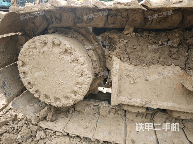 右驅(qū)動輪（行走機(jī)構(gòu)）