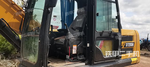 驾驶室整体（整机外观）