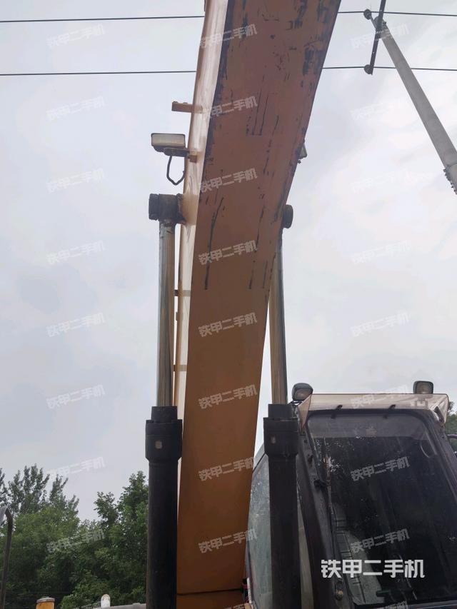 大臂油缸整體?豎拍（工作和回轉(zhuǎn)裝置）