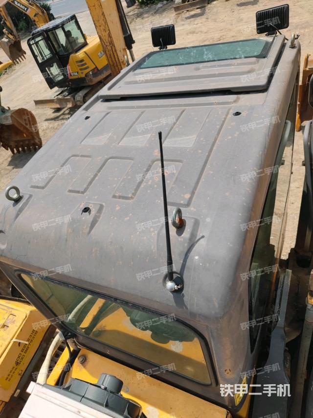 駕駛室頂部俯視(上車(chē)部件) 駕駛室頂部俯視(上車(chē)部件)