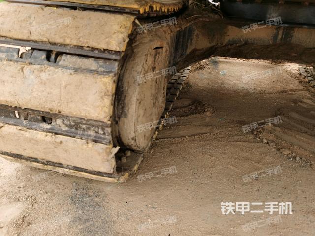 右側(cè)履帶整體?(行走機(jī)構(gòu)) 右側(cè)履帶整體?(行走機(jī)構(gòu))