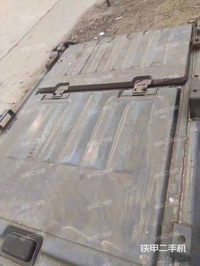 驾驶室顶部（整机外观）