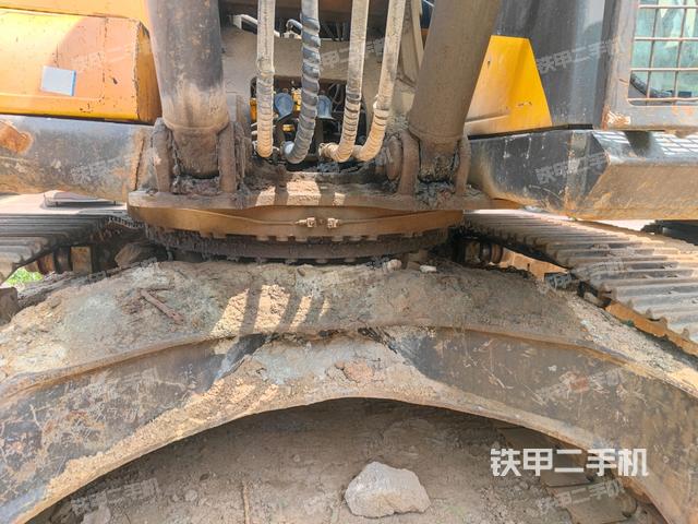 大臂根部?斜視(工作和回轉(zhuǎn)裝置) 大臂根部?斜視(工作和回轉(zhuǎn)裝置)