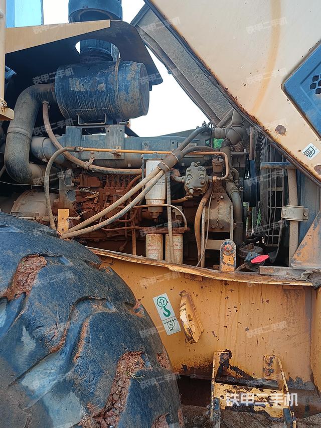 发动机左侧（整机外观及大件）